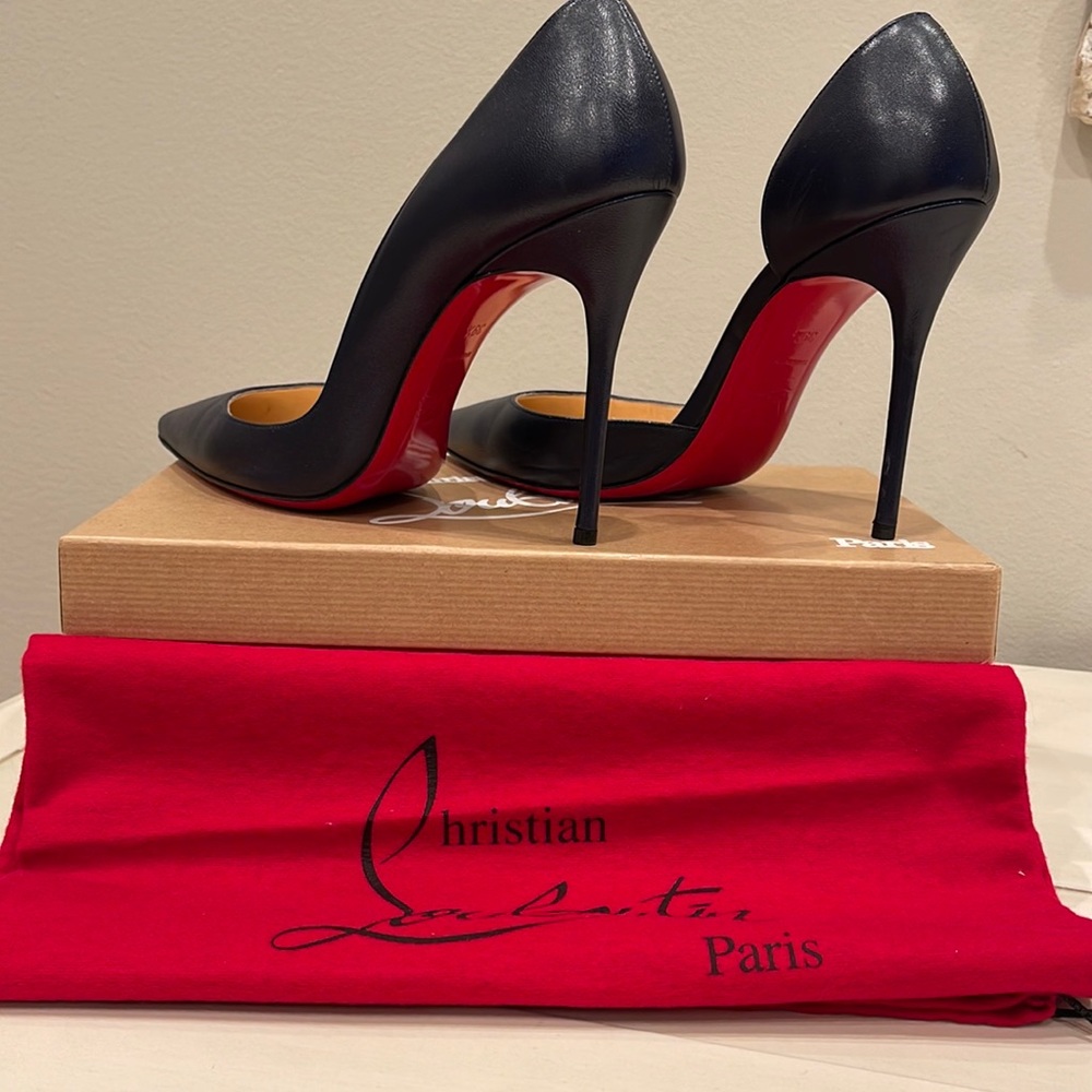 Christian Louboutin Iriza 4” Navy heels